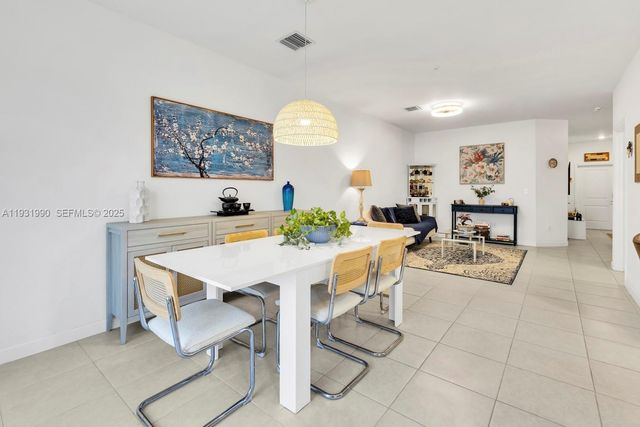 15953 SW 2nd Pl 15953, Pembroke Pines, FL 33027