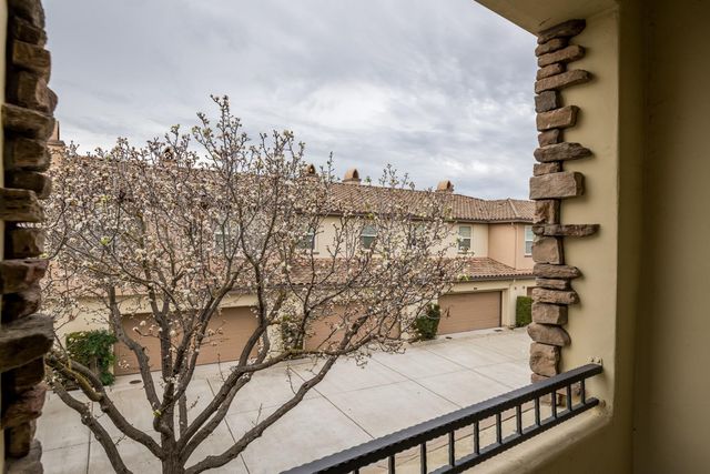 421 Anchor Ln #201, West Sacramento, CA 95605