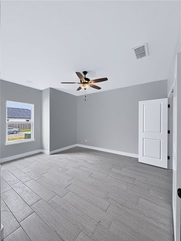 8125 Berenstain Dr, Corpus Christi, TX 78414