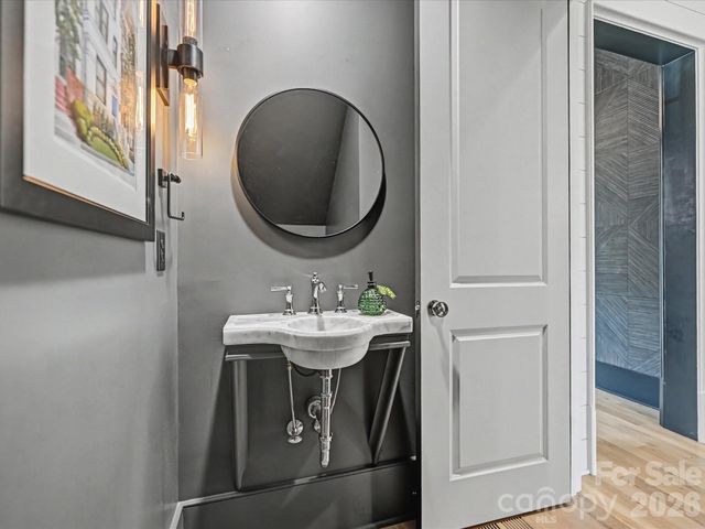 222 Dellwood Avenue, Charlotte, NC 28209