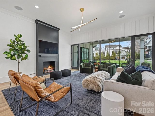 222 Dellwood Avenue, Charlotte, NC 28209