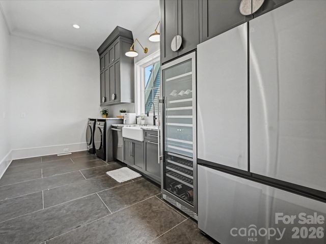 222 Dellwood Avenue, Charlotte, NC 28209