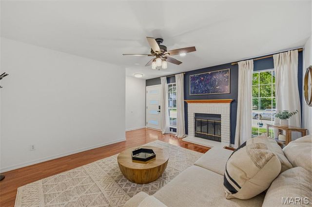 834 Spring Hill Farm Drive, Ballwin, MO 63021