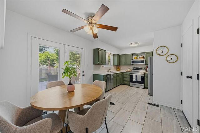 834 Spring Hill Farm Drive, Ballwin, MO 63021