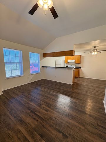 641 Woodard Avenue C, Cleburne, TX 76033