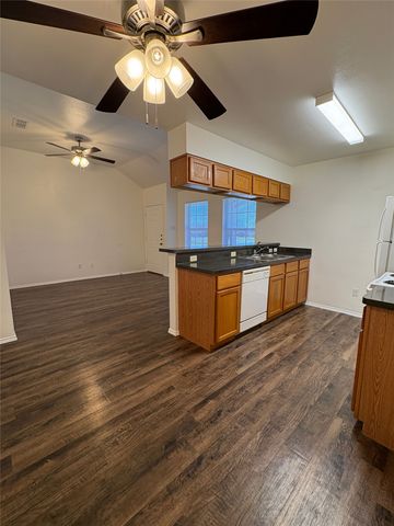 641 Woodard Avenue C, Cleburne, TX 76033