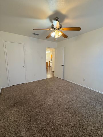 641 Woodard Avenue C, Cleburne, TX 76033