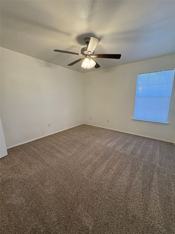 641 Woodard Avenue C, Cleburne, TX 76033