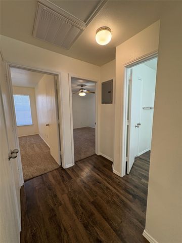 641 Woodard Avenue C, Cleburne, TX 76033