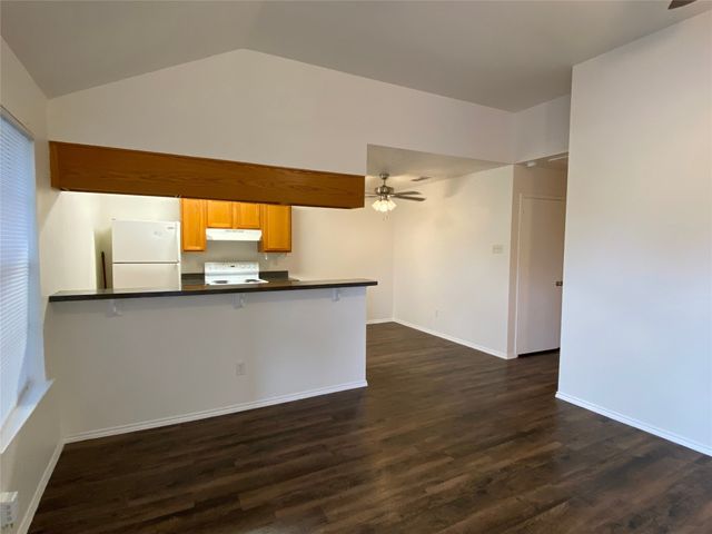 641 Woodard Avenue C, Cleburne, TX 76033