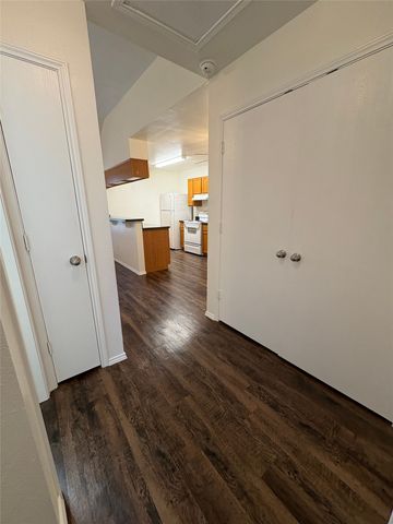 641 Woodard Avenue C, Cleburne, TX 76033