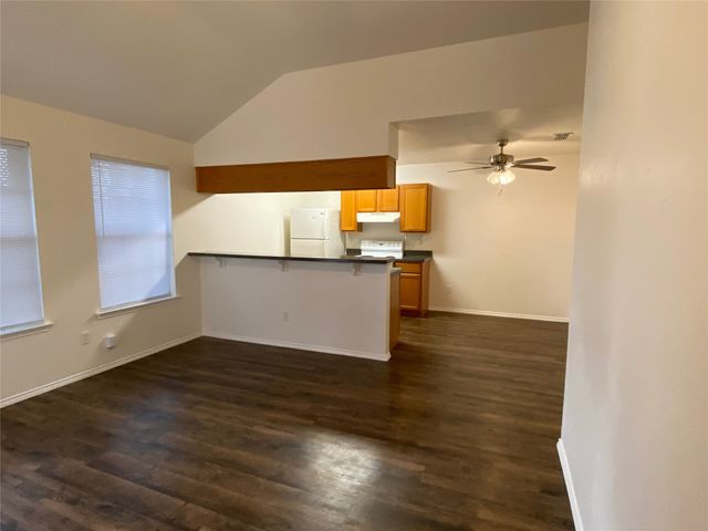 641 Woodard Avenue C, Cleburne, TX 76033