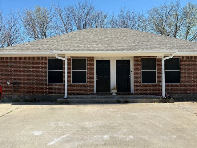 641 Woodard Avenue C, Cleburne, TX 76033