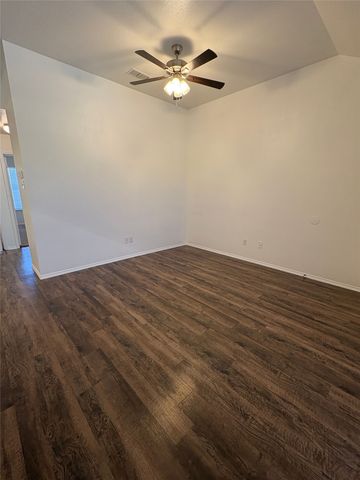 641 Woodard Avenue C, Cleburne, TX 76033