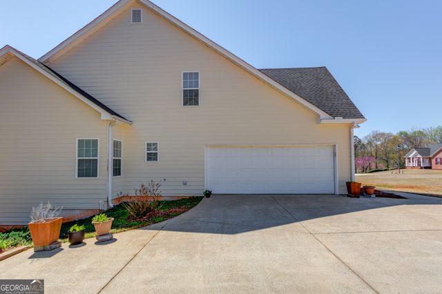 231 Station Drive, Pendergrass, GA 30567