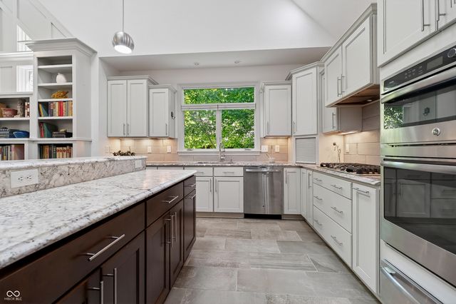 1731 Walnut Trace, Greenfield, IN 46140