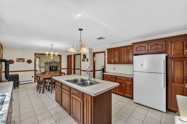 136 Henderson Rd, West Milford Twp., NJ 07460