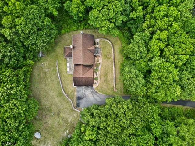 136 Henderson Rd, West Milford Twp., NJ 07460