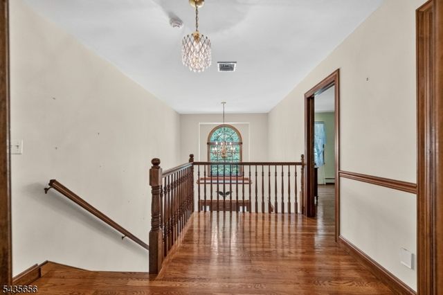 136 Henderson Rd, West Milford Twp., NJ 07460