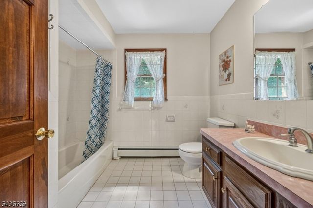 136 Henderson Rd, West Milford Twp., NJ 07460