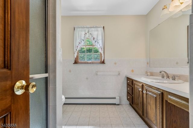 136 Henderson Rd, West Milford Twp., NJ 07460