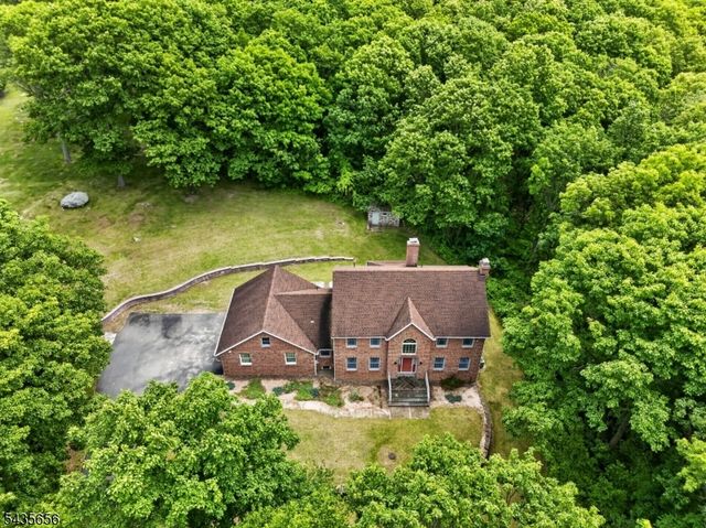 136 Henderson Rd, West Milford Twp., NJ 07460