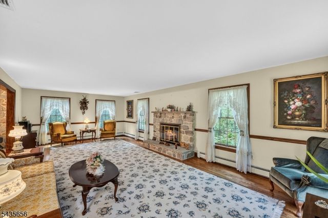 136 Henderson Rd, West Milford Twp., NJ 07460