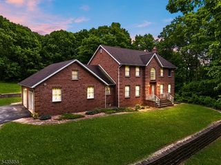 136 Henderson Rd, West Milford Twp., NJ 07460