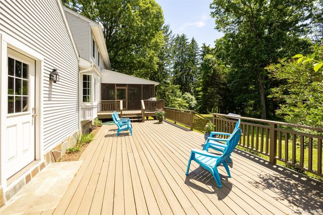 326 Mills Cross Road, Staatsburg, NY 12580