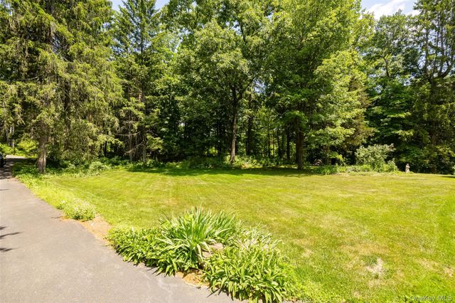 326 Mills Cross Road, Staatsburg, NY 12580