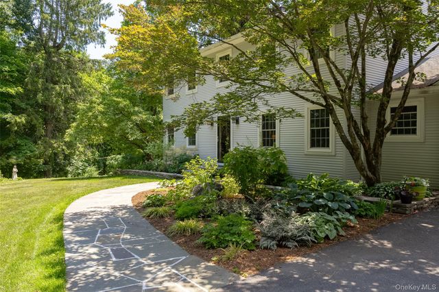 326 Mills Cross Road, Staatsburg, NY 12580