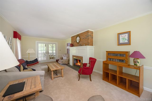 326 Mills Cross Road, Staatsburg, NY 12580