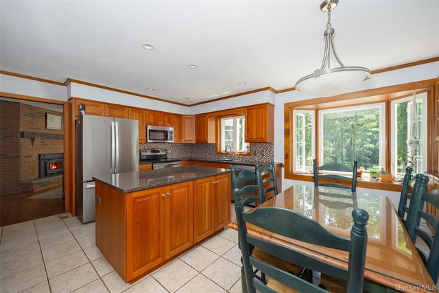 326 Mills Cross Road, Staatsburg, NY 12580