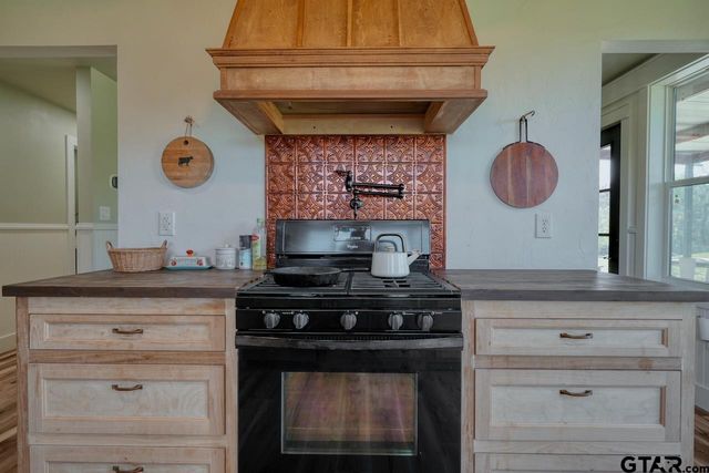 1528 CR 3260, Quitman, TX 75783