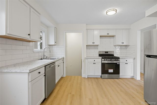 344 Chestnut Avenue, Hazel Park, MI 48030