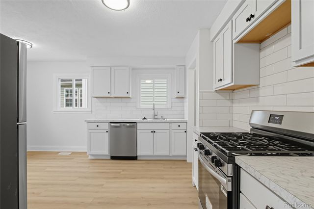 344 Chestnut Avenue, Hazel Park, MI 48030