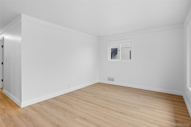 344 Chestnut Avenue, Hazel Park, MI 48030