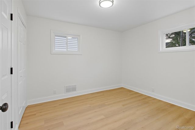 344 Chestnut Avenue, Hazel Park, MI 48030