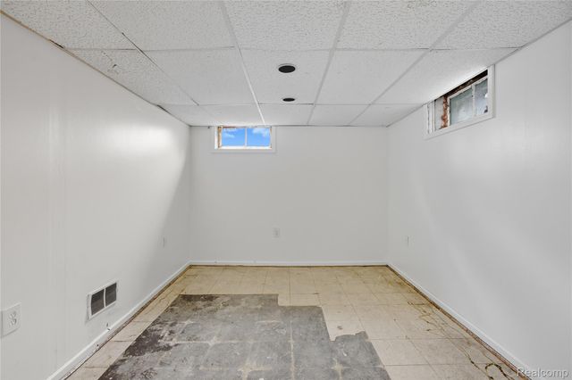 344 Chestnut Avenue, Hazel Park, MI 48030