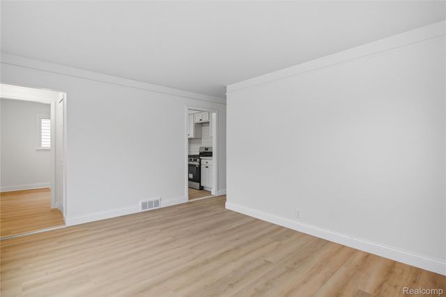 344 Chestnut Avenue, Hazel Park, MI 48030