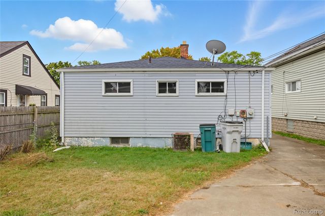 344 Chestnut Avenue, Hazel Park, MI 48030