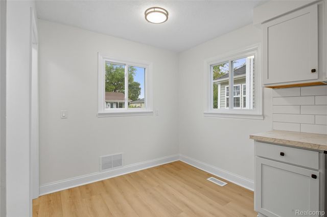 344 Chestnut Avenue, Hazel Park, MI 48030