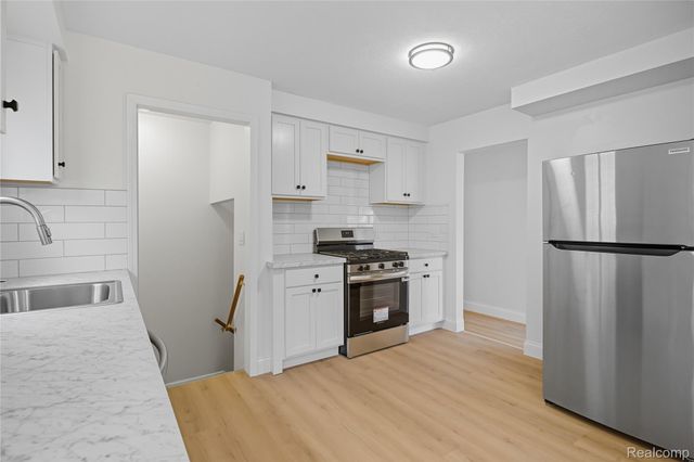 344 Chestnut Avenue, Hazel Park, MI 48030