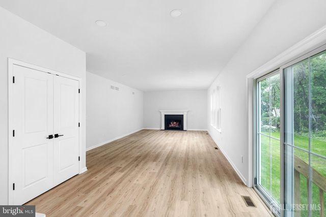 250 McAdoo Avenue, Hamilton, NJ 08619