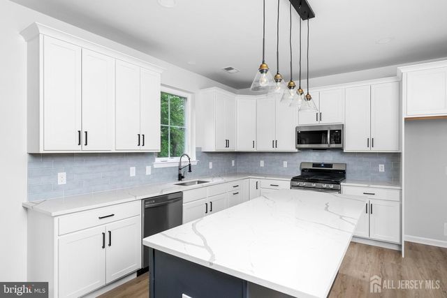 250 McAdoo Avenue, Hamilton, NJ 08619