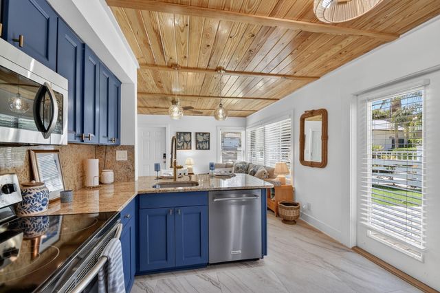 22 Oceanview Drive 22, Ocean Ridge, FL 33435