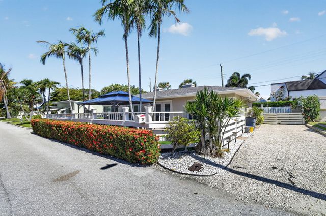 22 Oceanview Drive 22, Ocean Ridge, FL 33435