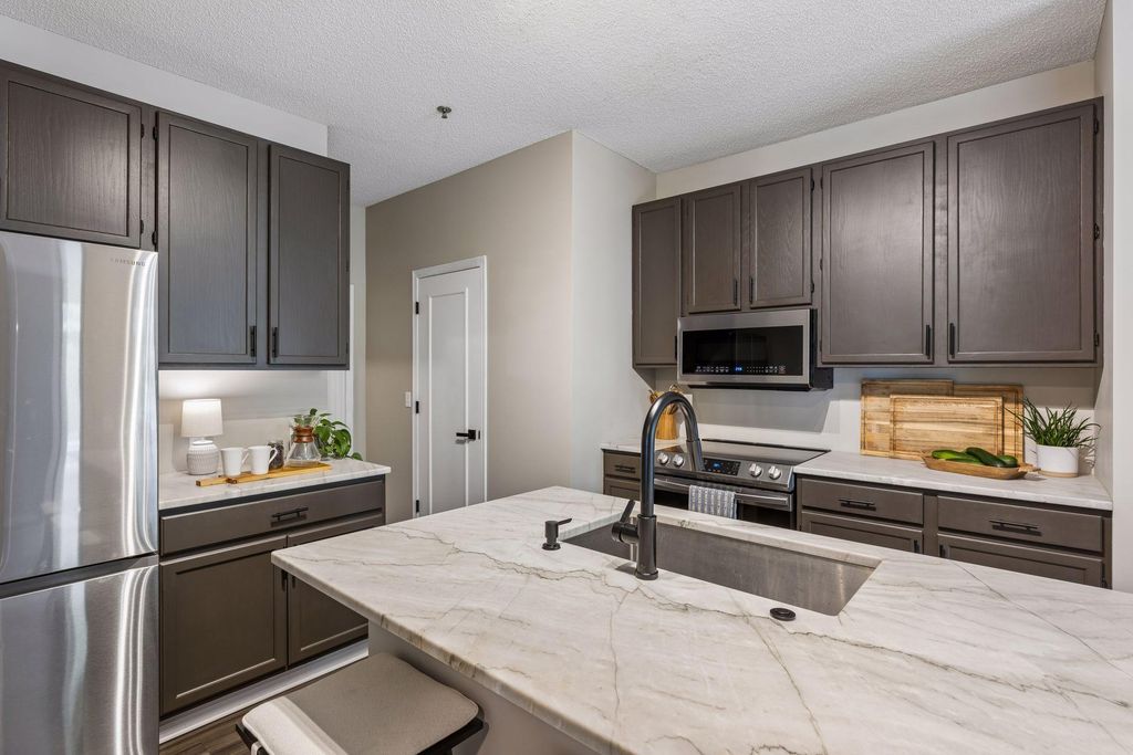 8350 Kimball Drive, Eden Prairie, MN 55347 — photo 2