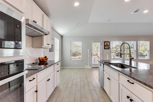 21522 Horseshoe LOOP, Lago Vista, TX 78645