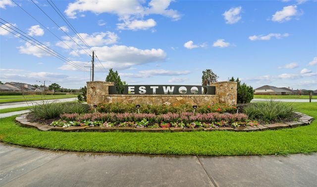 6213 Amberwood Drive, League City, TX 77573